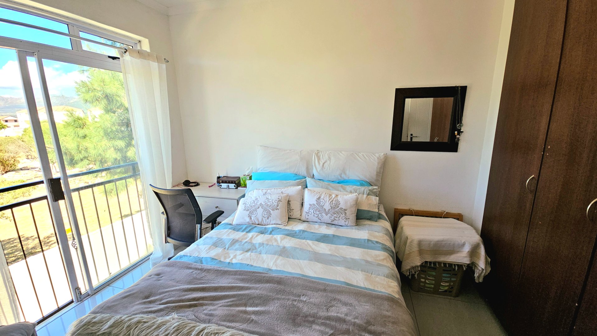 2 Bedroom Property for Sale in Gordons Bay Central Western Cape